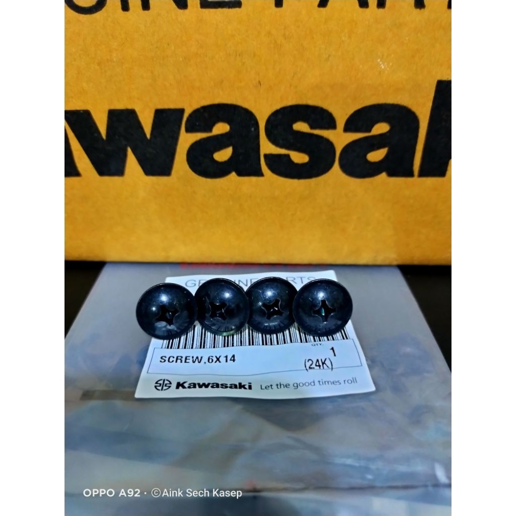 baut sayap dalam dan tutup aki kaze r