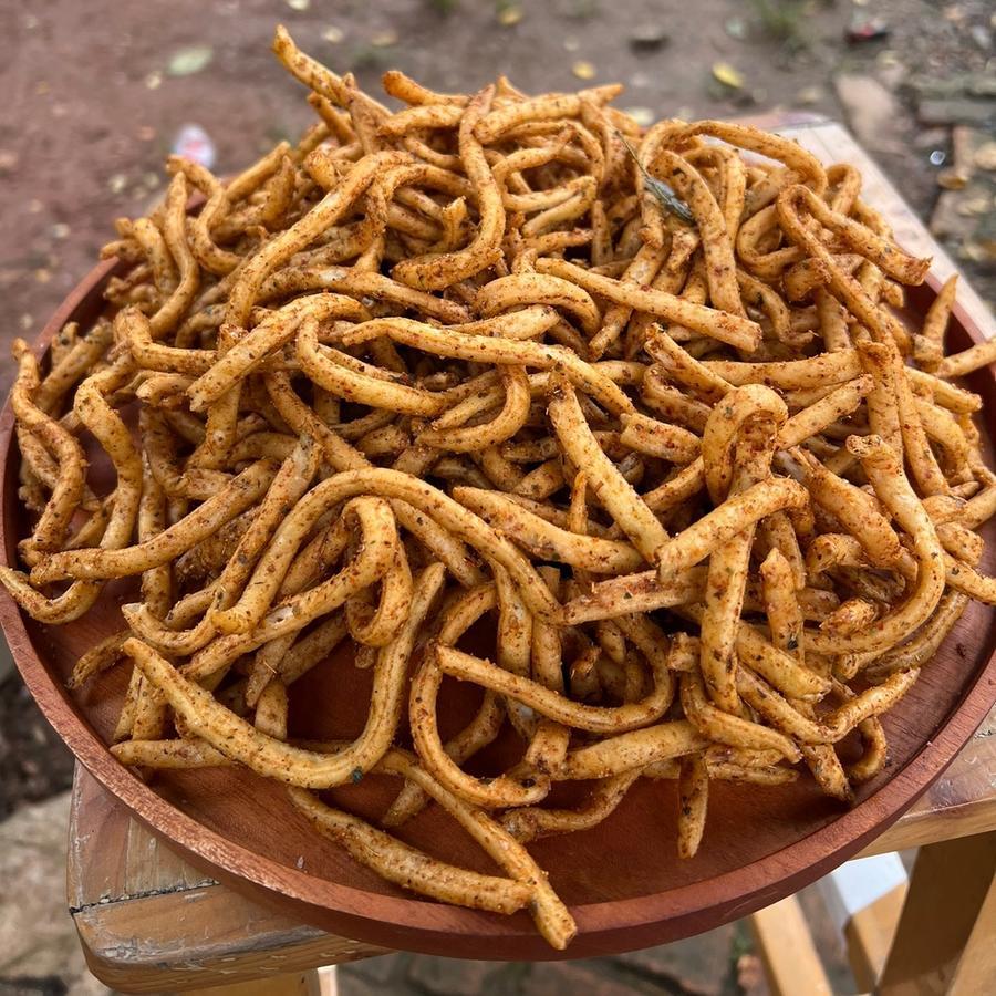 

sistik stik pedas daun jeruk cemilan pedas terbaru terlaris populer