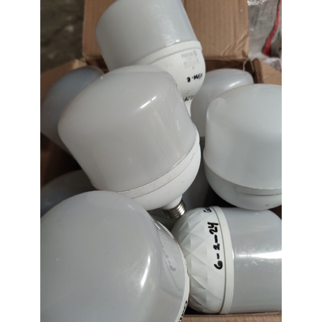 Lampu led off/mati 40 watt retur.