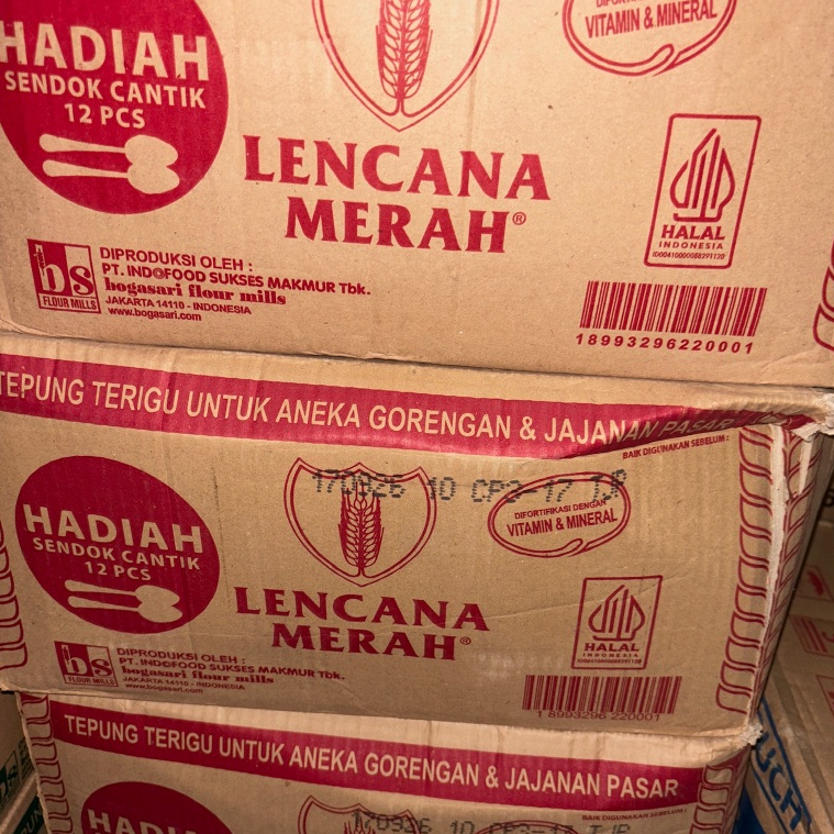 

Tepung Terigu Lencana Merah 1Kg (1 Karton)