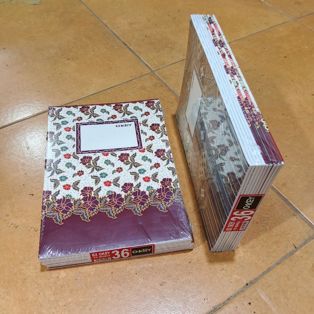 

1 Pak Buku Tulis Cover Batik 40 Lembar Isi 10 Buku ( Ukuran Campus )