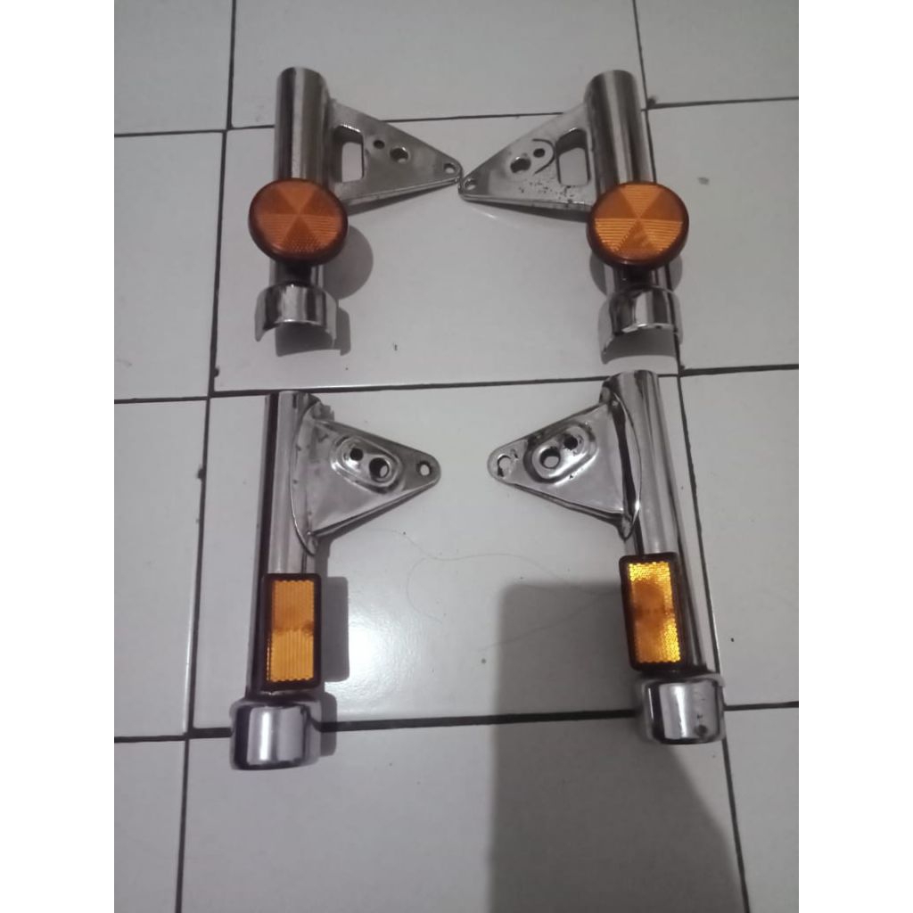 kupingan lampu ORI gl 100 79 & mocin