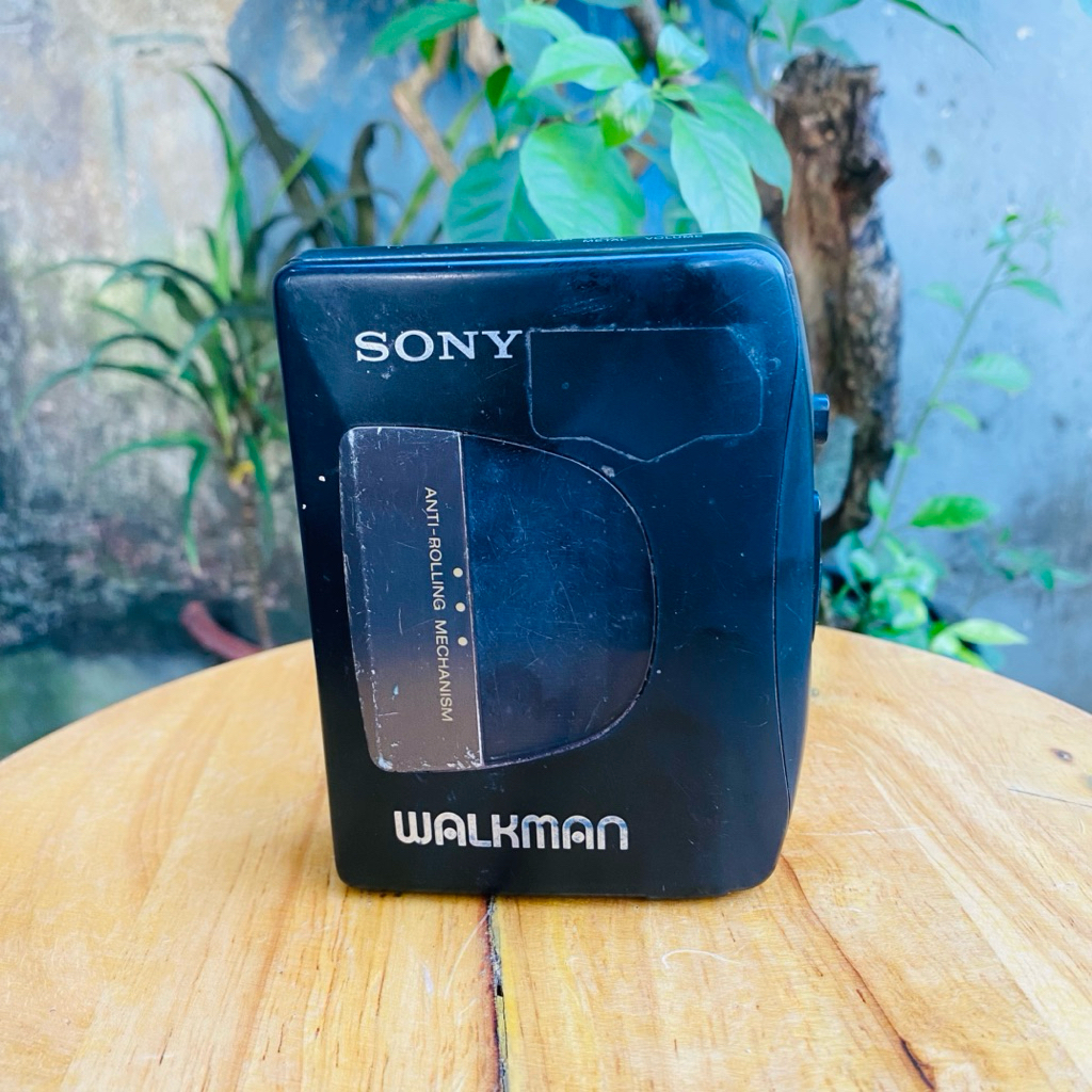 Sony Walkman – Anti Rolling Mechanism, Model Jadul Langka untuk Pajangan Koleksi