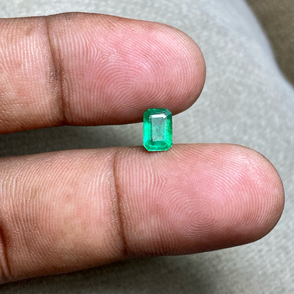 batu Zamrud Colombia natural zambian emerald Jamrud kotak ukuran kecil Dim 7x4.5x3