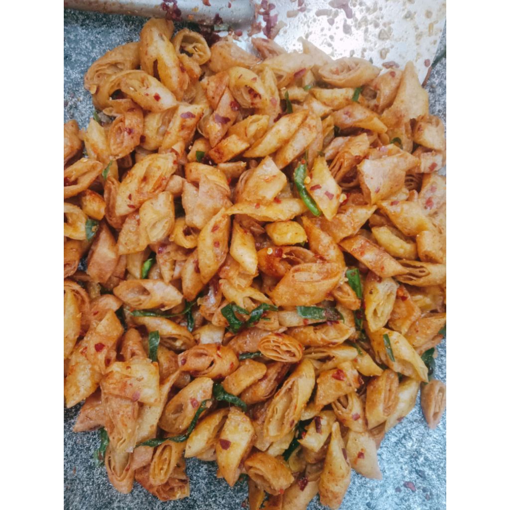 

Lumpia kering/lumring daun jeruk 250gram