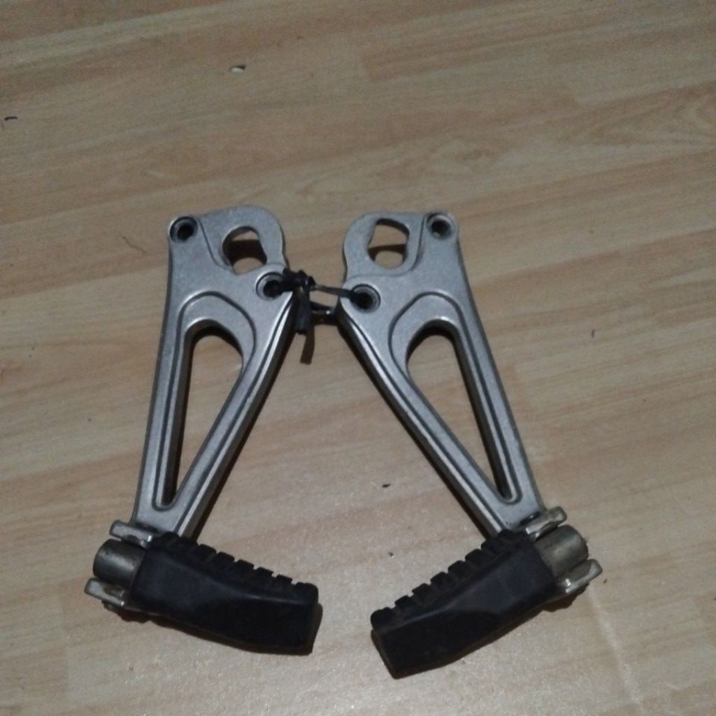 footstep belakang ninja r original
