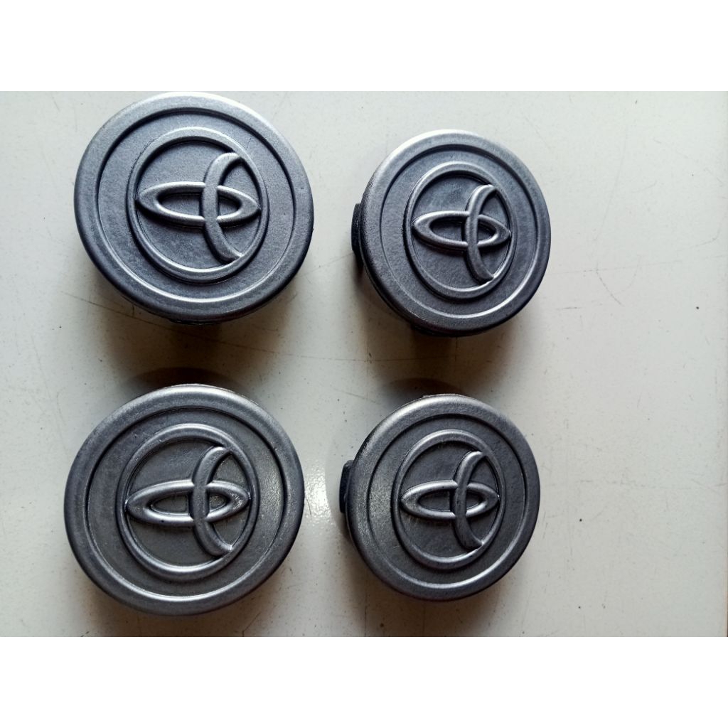 Dop roda Inova atau dop tutup roda , dop tutup velg inova