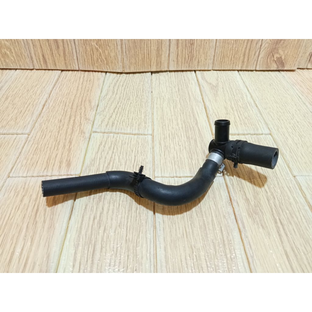 selang radiator T atau selang T nissan livina , selang atau pipa radiator livina asli