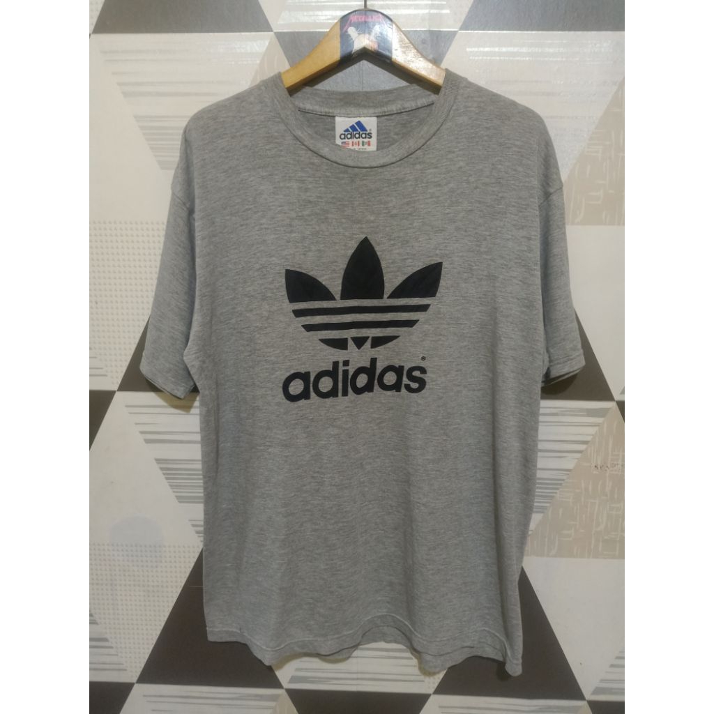 Tshirt Vintage Adidas Big Logo Canada