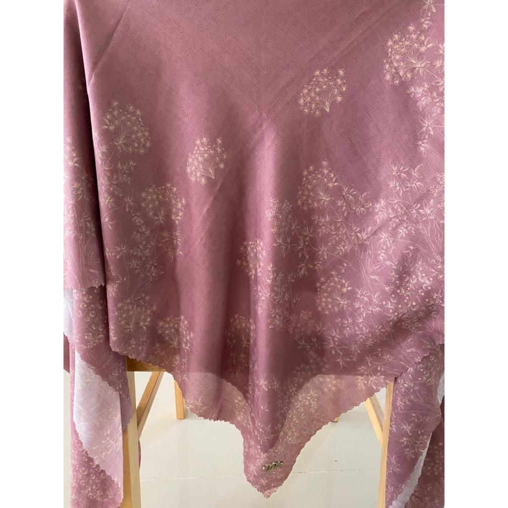 PRELOVED DOA BY DEWI SANDRA HIJAB SCARF XL SYARI LARGE