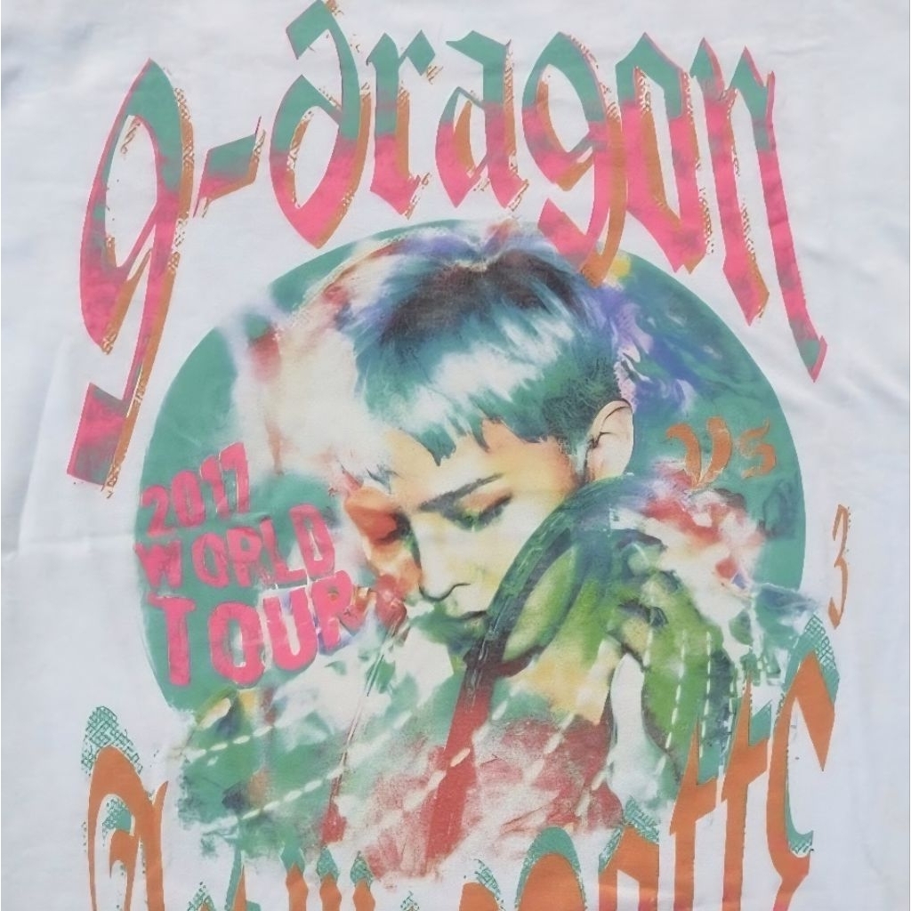G-dragon 2017 world tour act iii : motte official tour t-shirt ( L ) with original tag