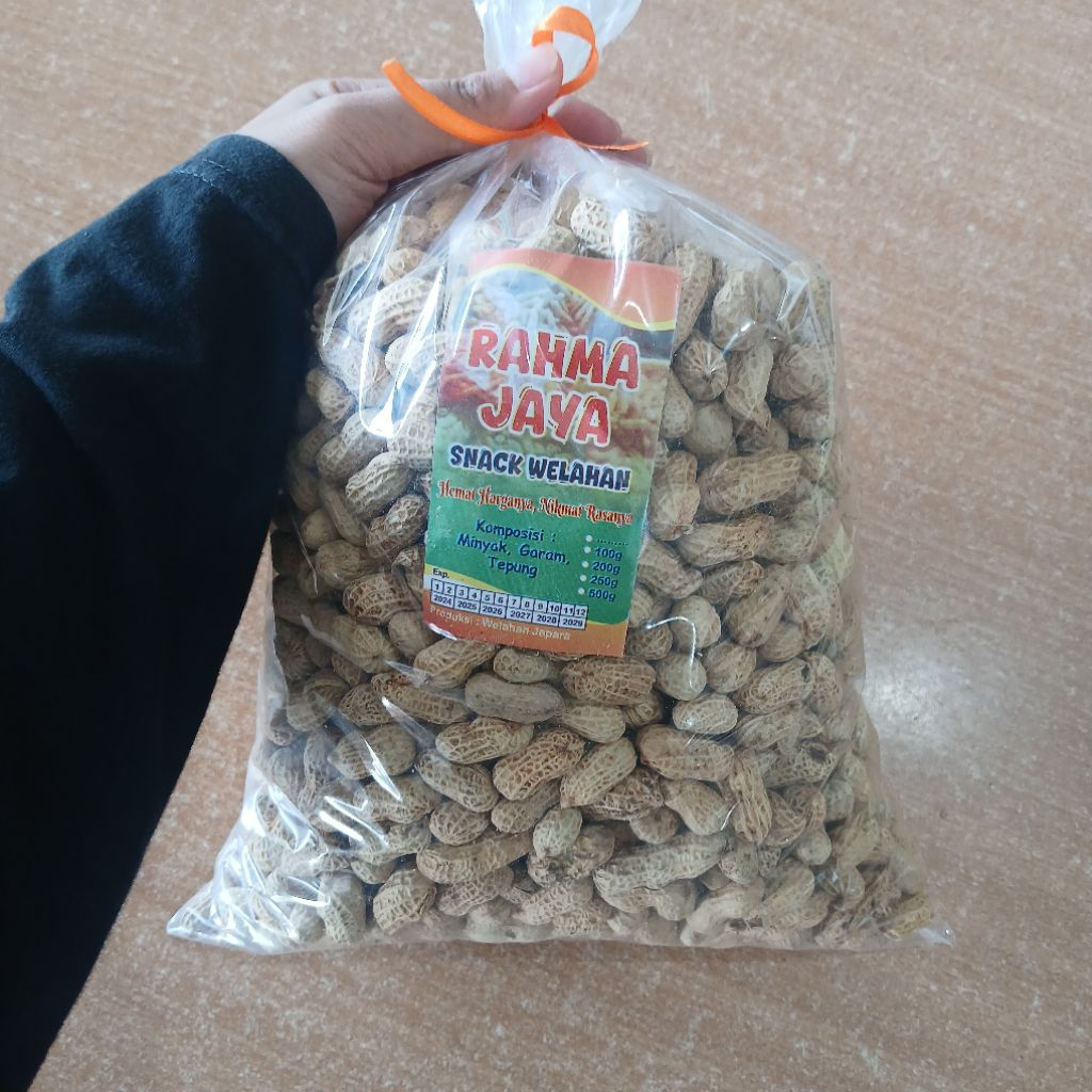 

RAHMAJAYA-SNACK KACANG TJ ASLI GURIH RENYAH LEZAT MANTAB