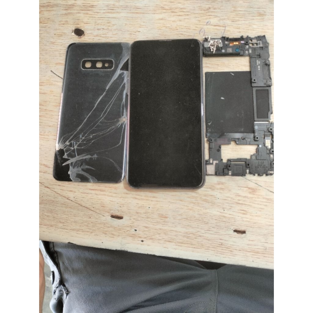 samsung s10E minus LCD