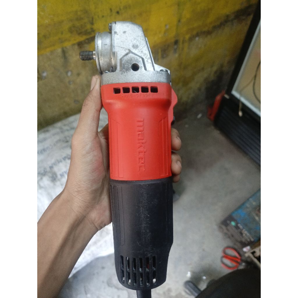 GERINDA MAKTEC MT90 BEKAS