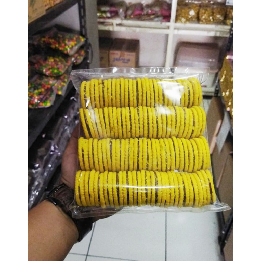 

OREO 500GR BISKUIT BANANA COKELAT CREAM MIX MANIS ENAK LEZAT SNACK CEMILAN MAKANAN HALAL