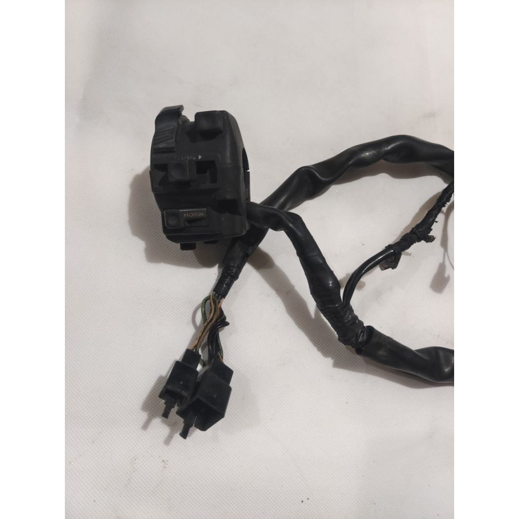 holder kiri cbr 150 cbu Thailand original