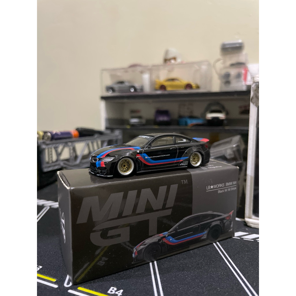 miniGT BMW M4 lbwk(black)