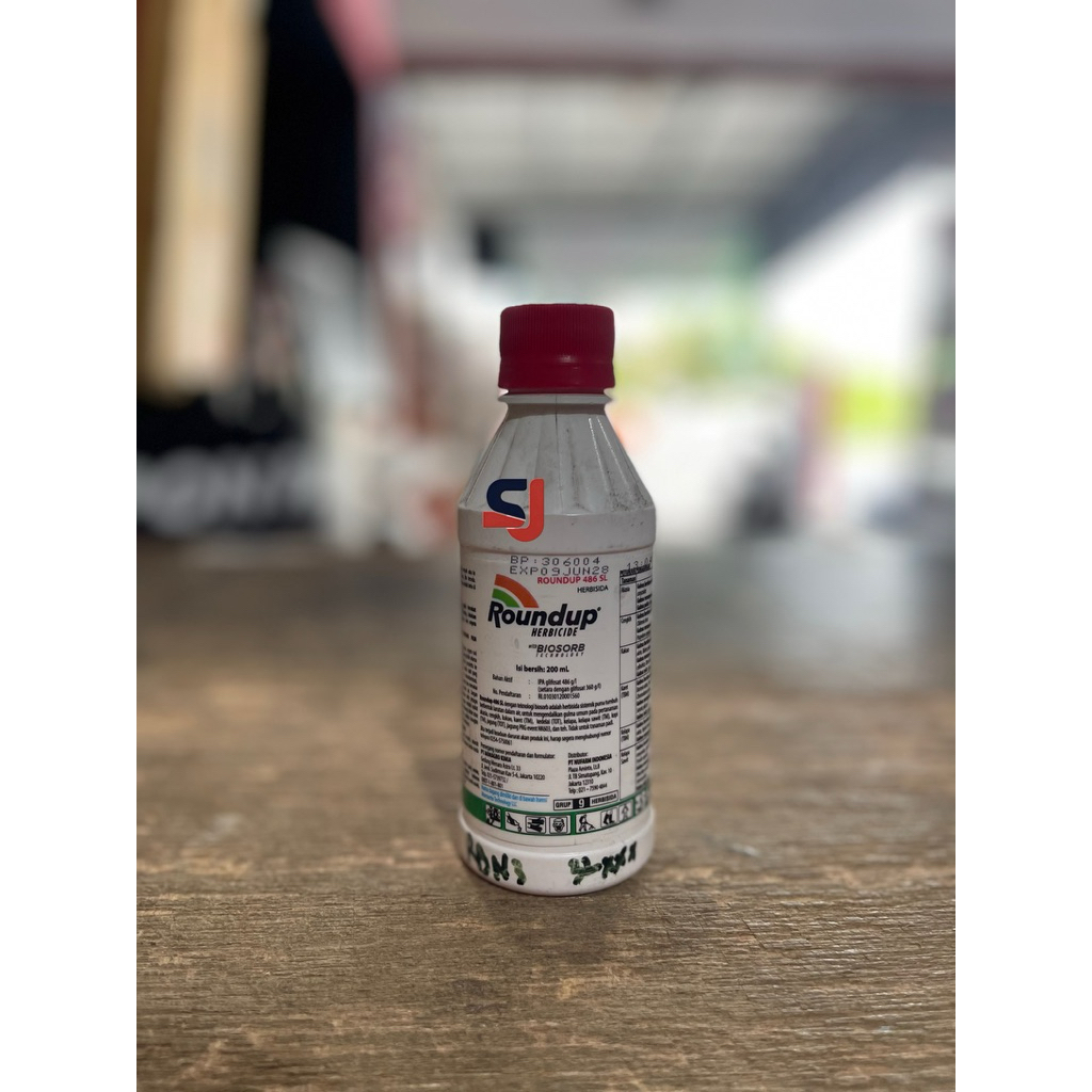 PEMBASMI RUMPUT / PEMBASMI RACUN RUMPUT / RACUN RUMPUT ROUNDUP