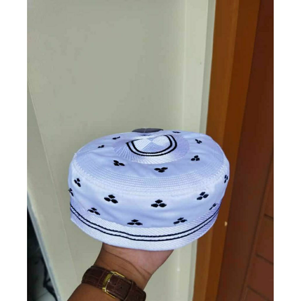 Kopiah Bugis/Madinah