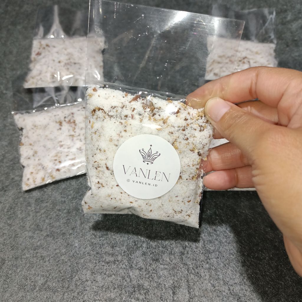 

Uyah + bawang + Jahe untuk segehan persembahyangan