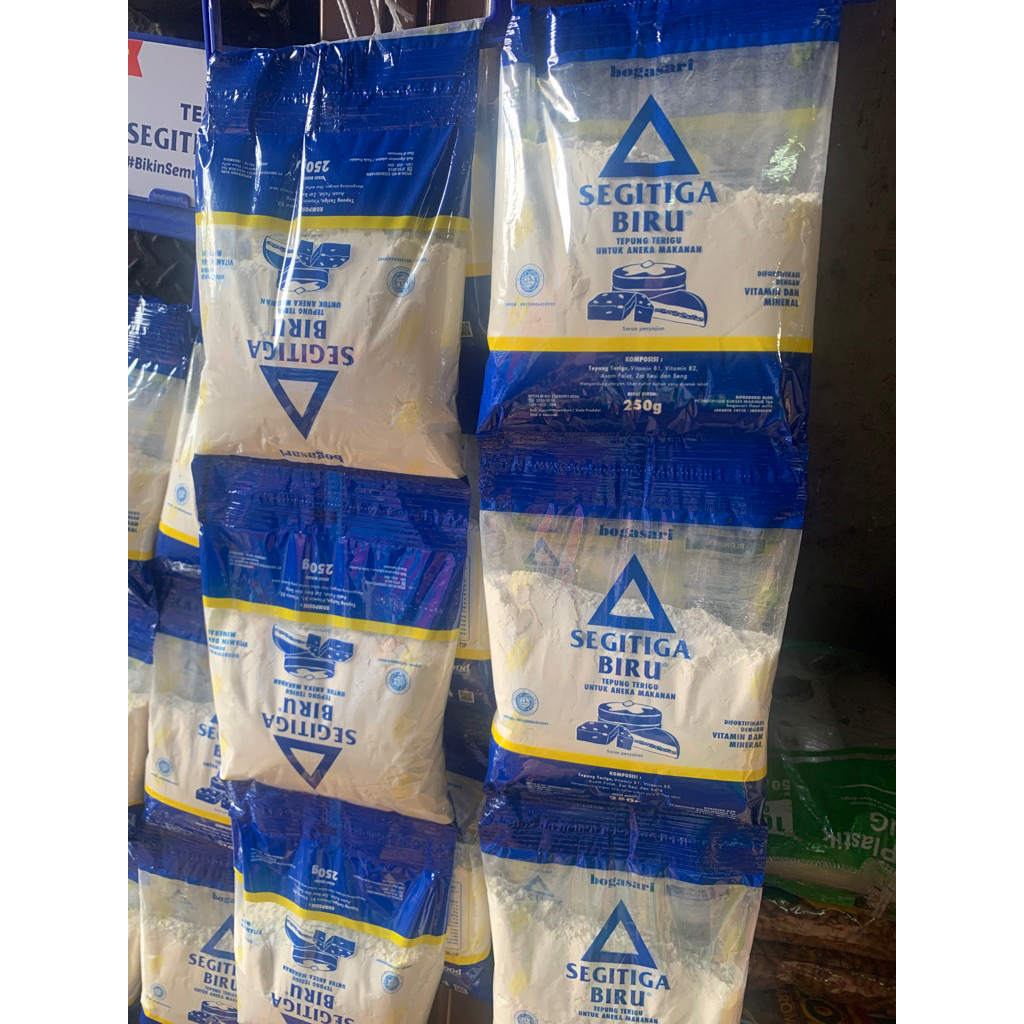 

Terigu Segitiga 250 gram per pcs exp november 2026