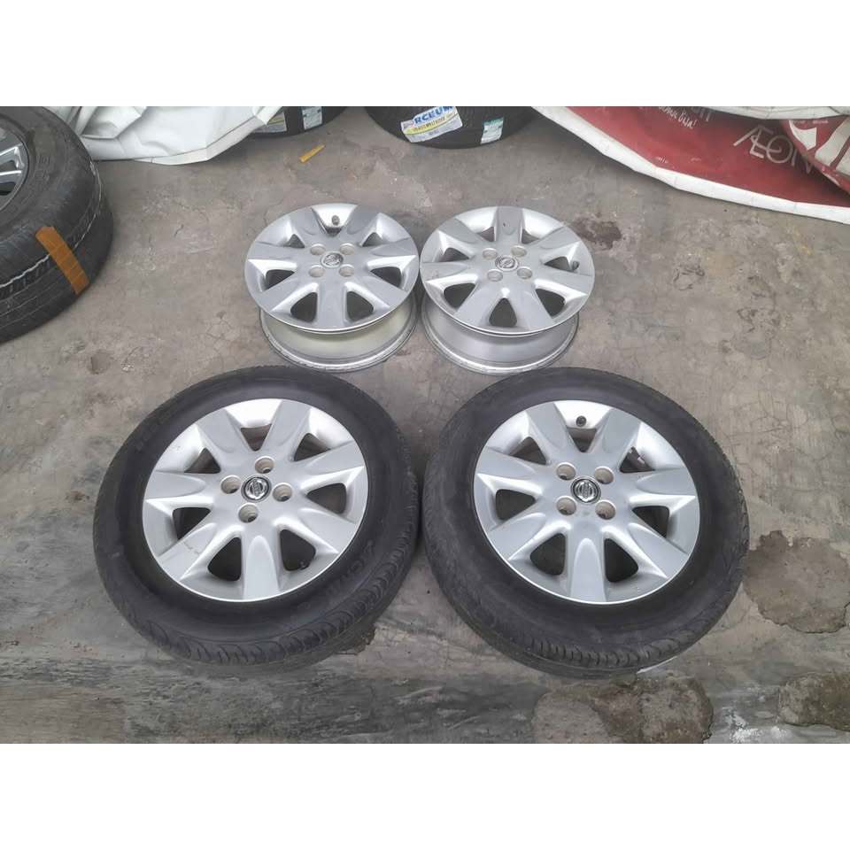 velg mobil bekas STD MARCH ring 15 lebar 5,5 pcd 4X100 silver paket ban