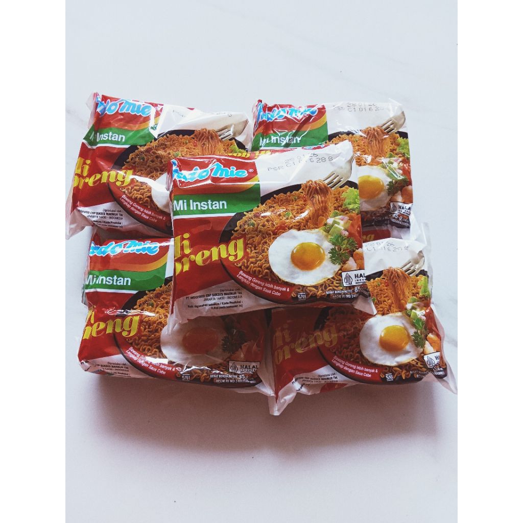 

5 bukus indomie goreng