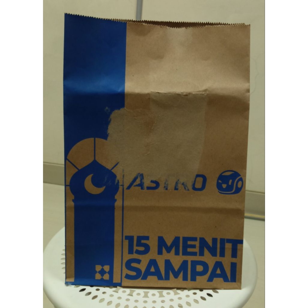 

PRELOVED PAPER BAG ASTRO