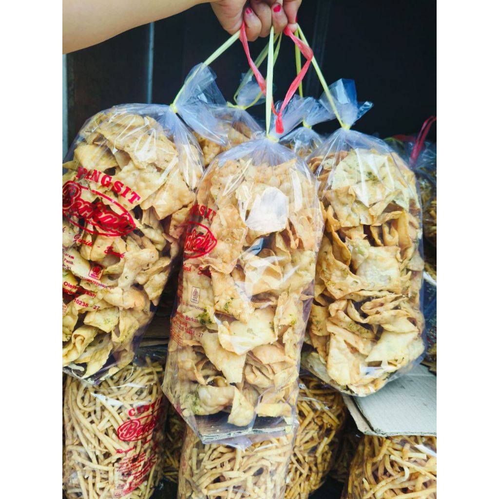 

Pangsit Seledri 500gr (Khusus pengiriman instan)