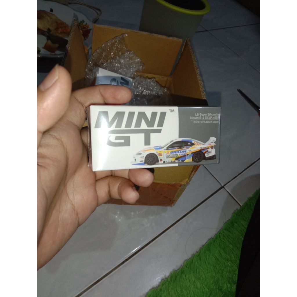 MINI GT NISSAN SILVIA S15 SAILUN