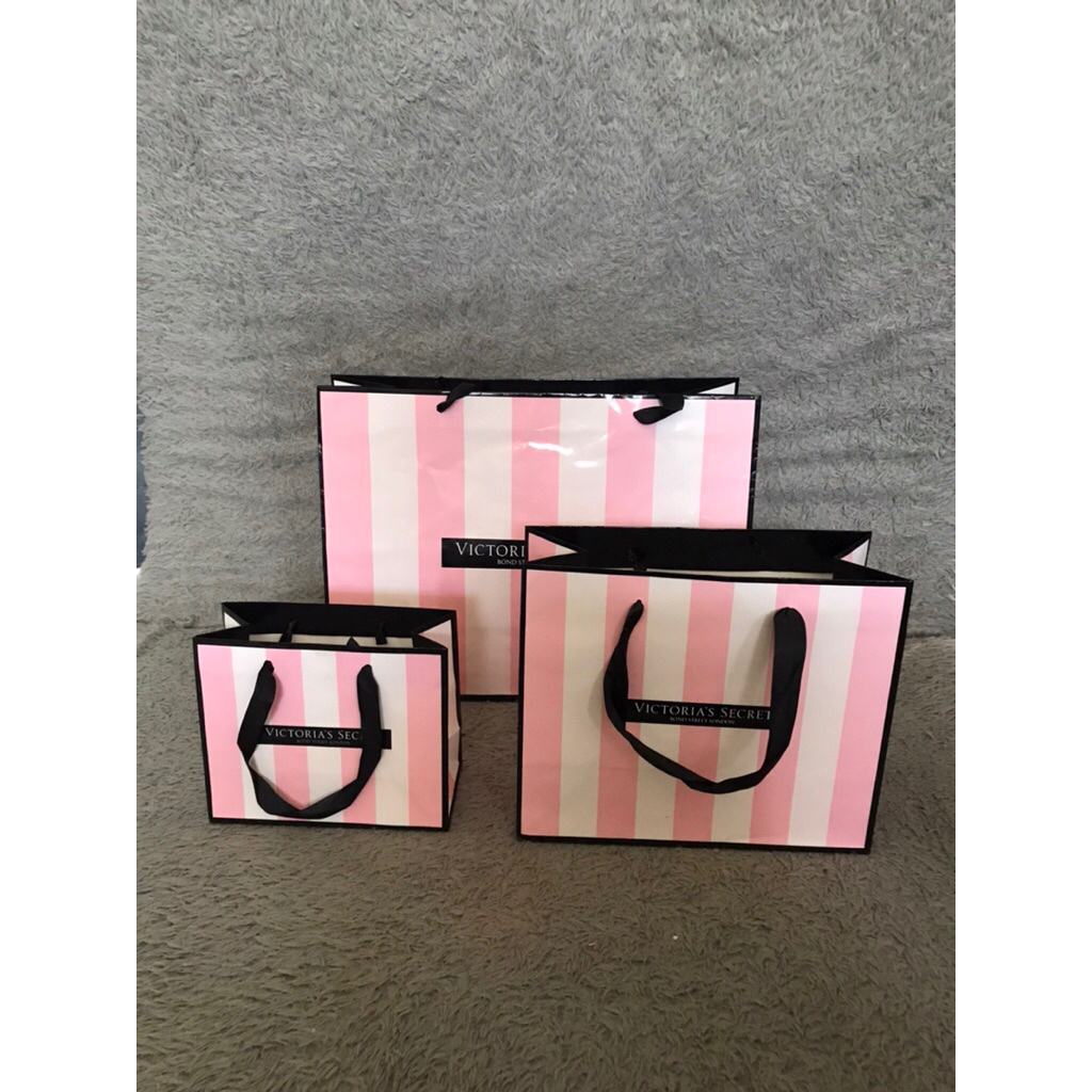 

PAPER BAG VS ORIGINAL STORE