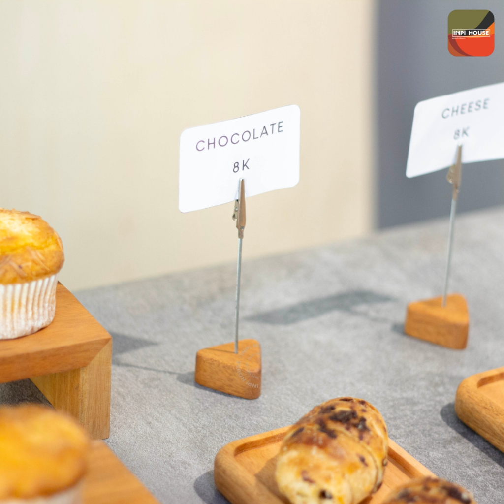 

Sign Stand Card Holder Penunjuk Harga Lebel Promosi Kayu - INPI HOUSE