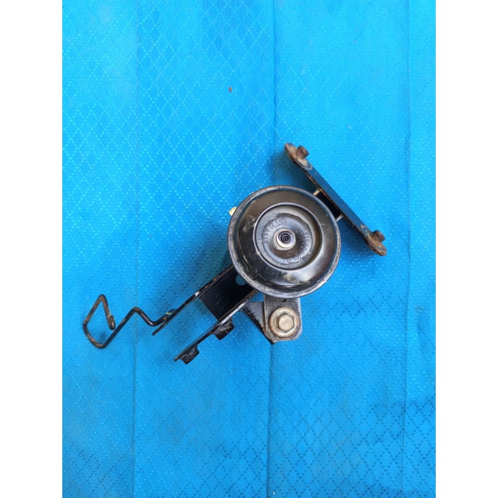 breket tameng Beat fi K25 2014 Original copotan