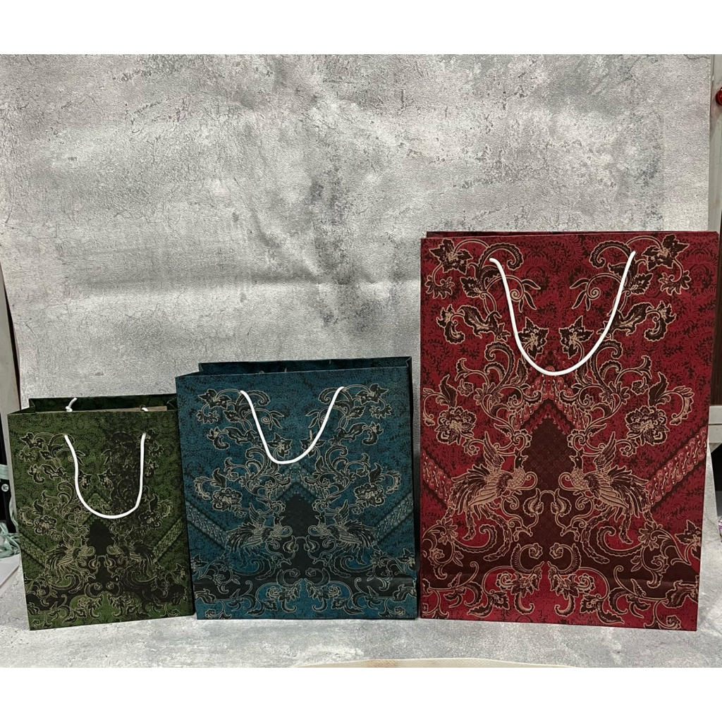 

PAPPER BAGS BATIK - TAS KADO MOTIF BATIK UKURAN S/M/L