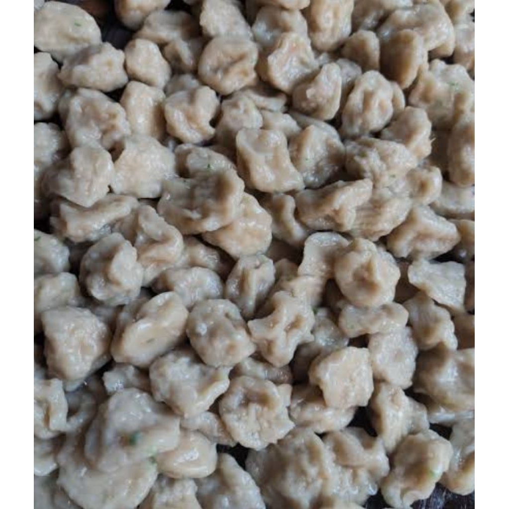 

basmut mentah baso imut khas bandung cemilan rasa ikan gurih 1ball isi 2.2kg