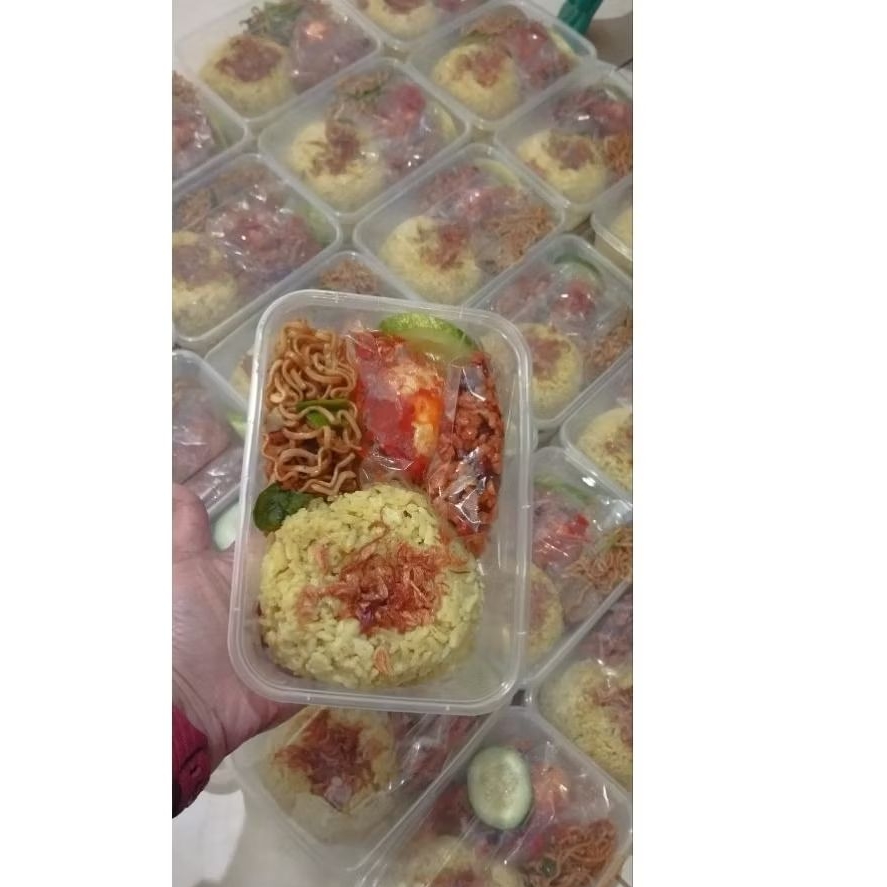 

Nasi Kuning paket hemat / Nasi kuning + mie goreng + telur balado / ayam goreng