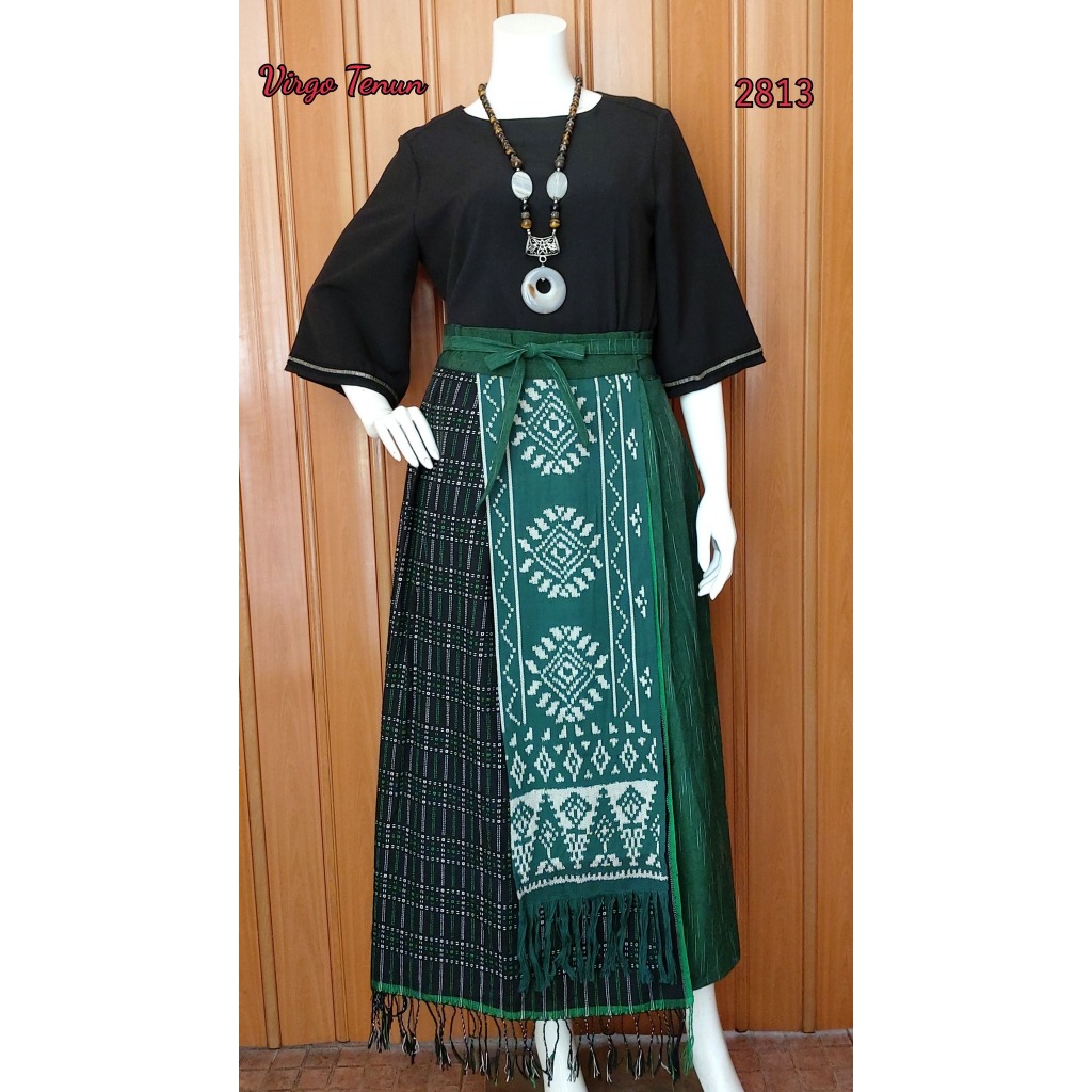 RTW 2812 dst. Rok lilit tenun Rote Ndao pewarna alam, NTT