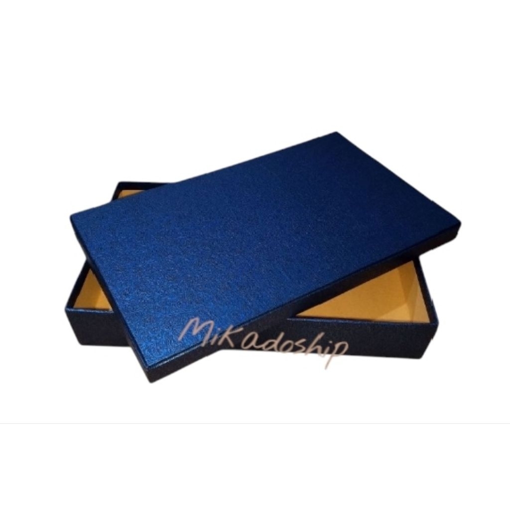 

gift bok/kotak kado 32x22cm