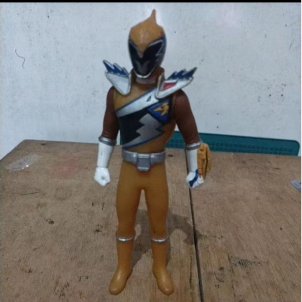 power rangers Dino charge Kyoryu gold ori