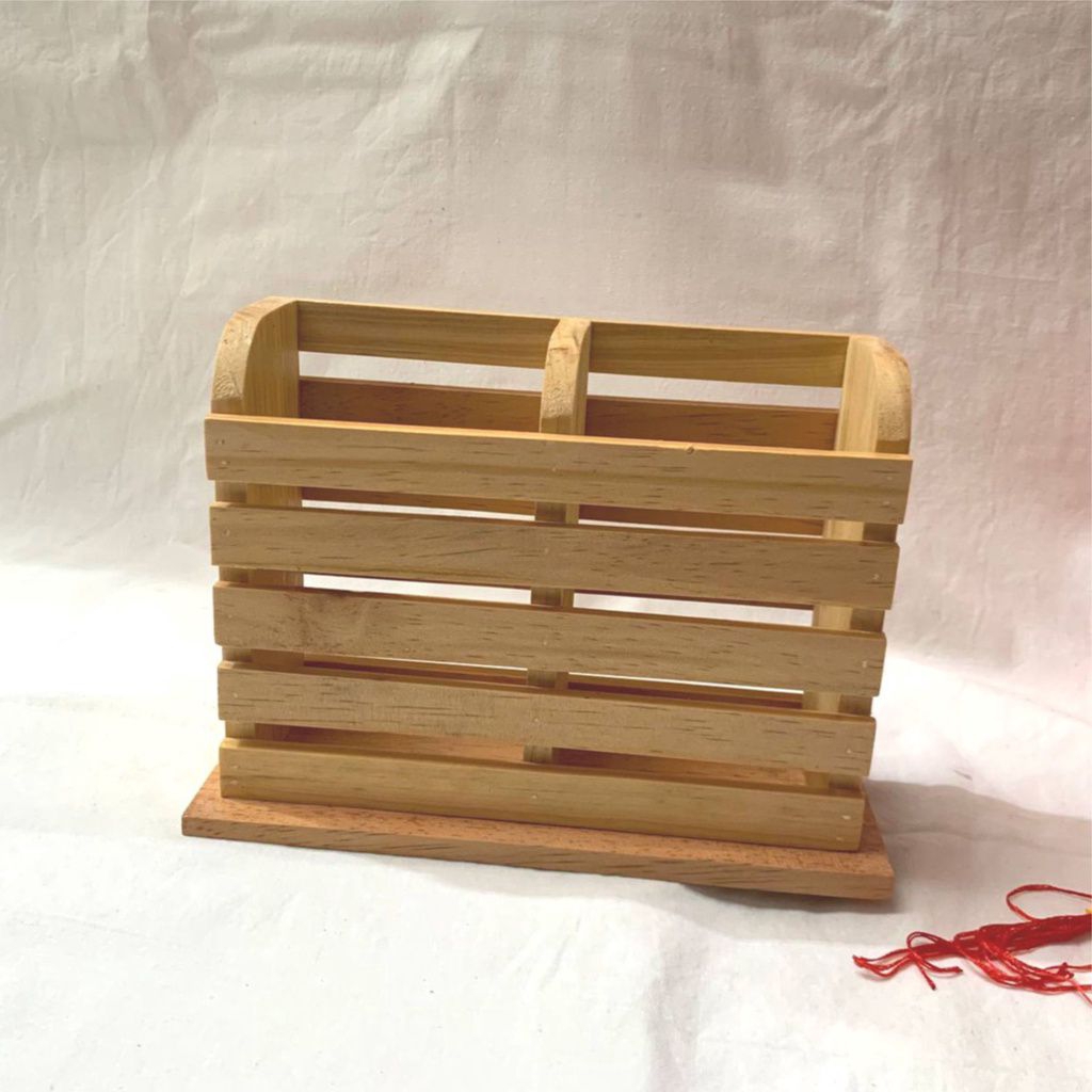 Rak sendok/garpu kayu minimalis