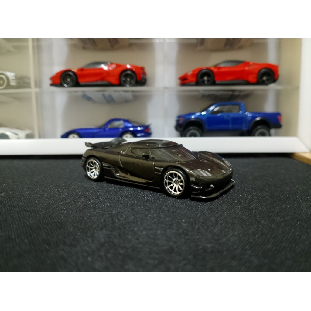 Hotwheels Premium Koenigsegg CCXR New Casting Loose