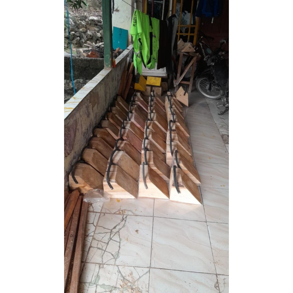 ganjal ban truk container wingbox stoper ban kayu