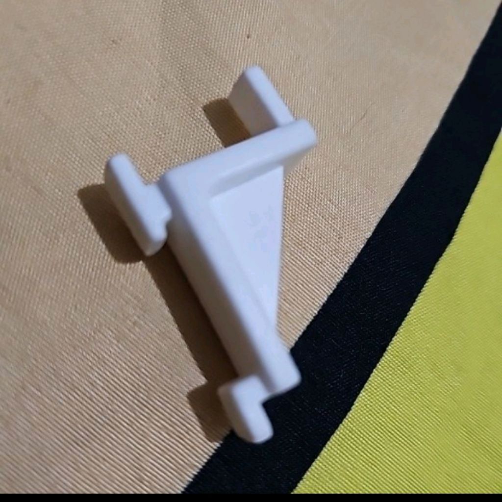 Stand Cantolan atau Gantungan Rak Showcase Multi