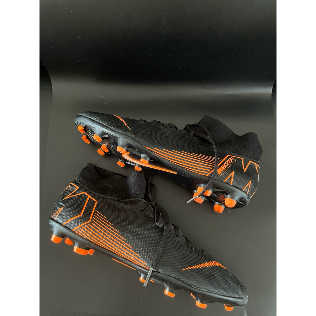 Sepatu bola size 45 29cm