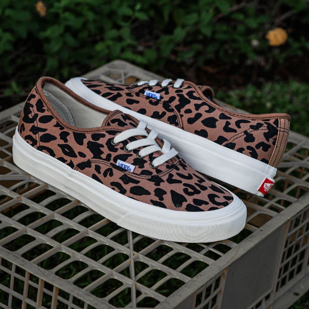 Sepatu Vans Authentic 44 DX Anaheim Factory OG Leopard