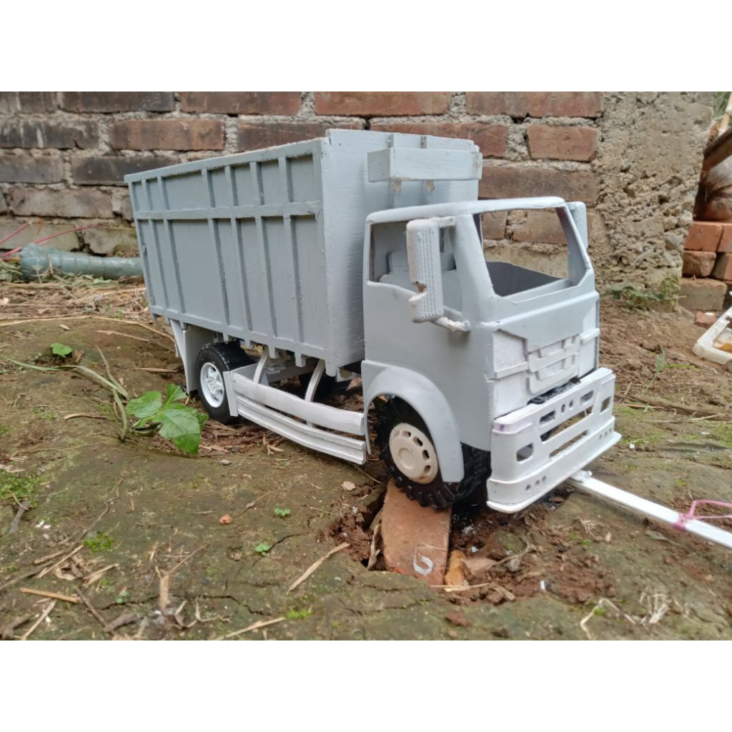 miniatur truk giga jambi stely herex skala truk plastik