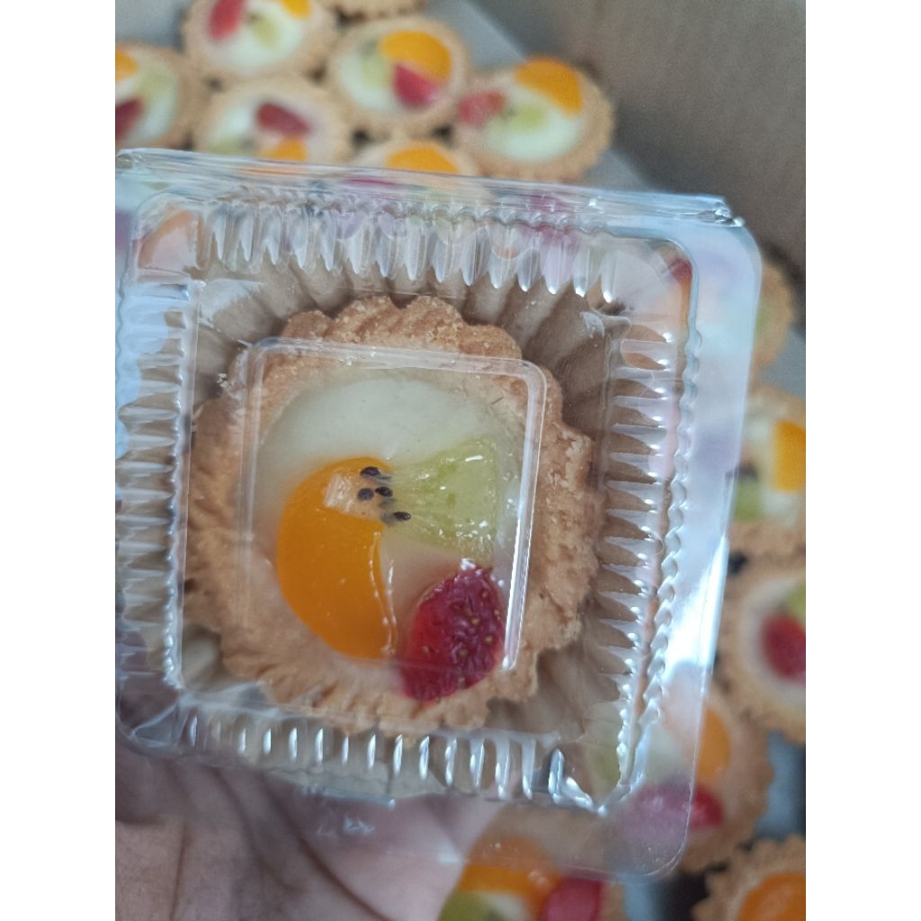 

pie buah jember - aneka kue basah - jajan pasar jember