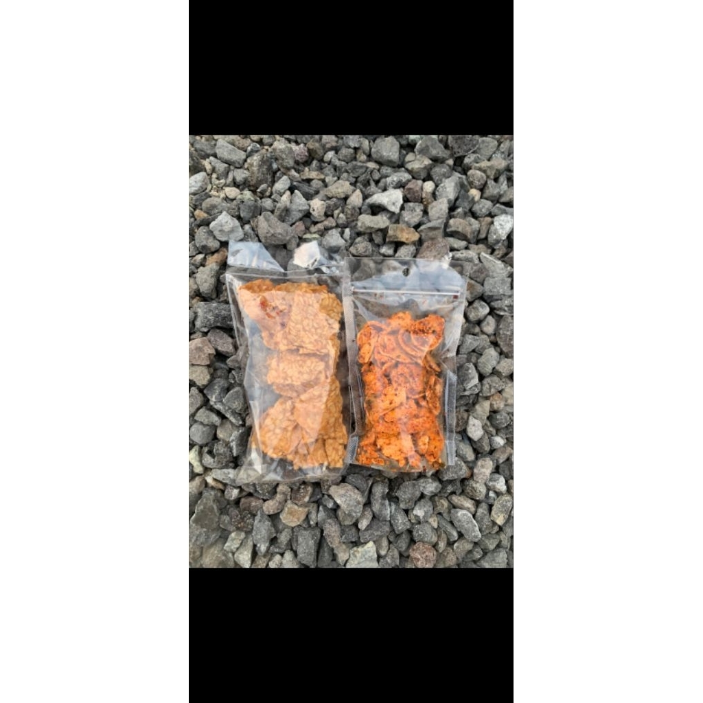 

kripik tempe dan basreng pedas daun jeruk