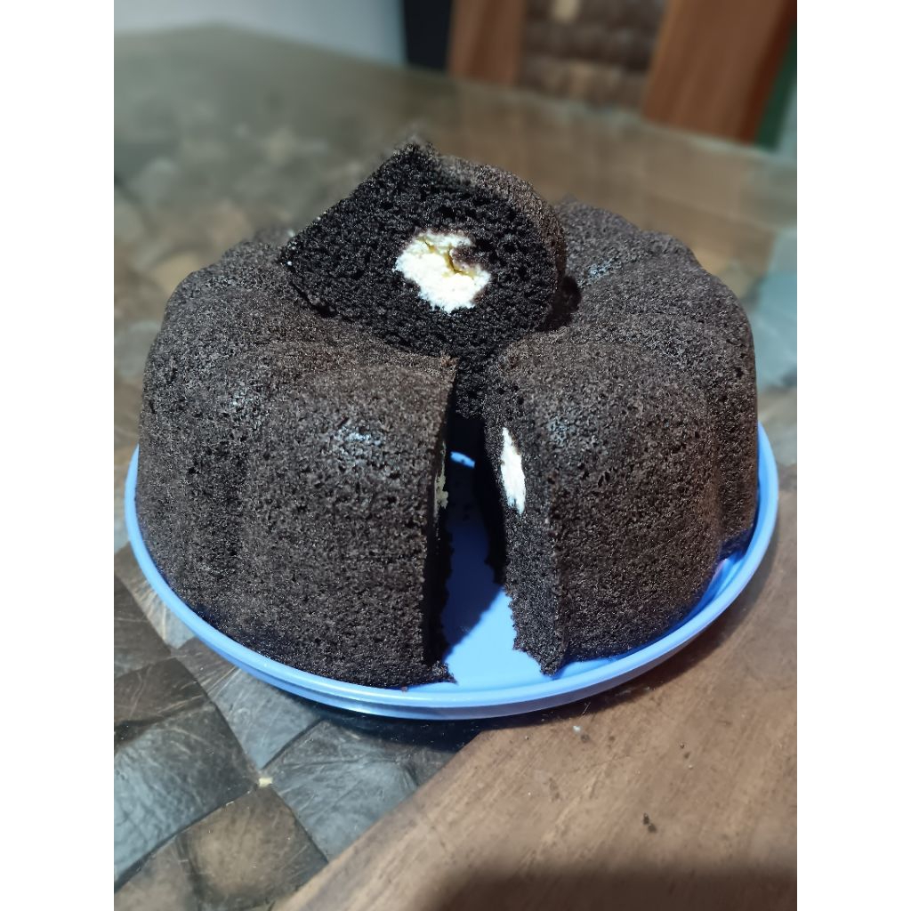 

Bolu ketan hitam keju lumer