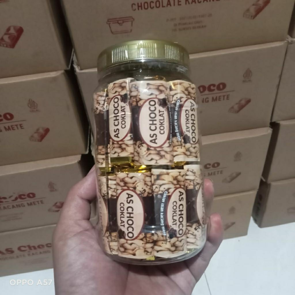 

as choklat,isian kacang Mede..